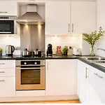 Centre 1-bed Near Q-park Parking - Location Apartmán