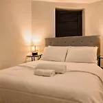 Centre 1-bed Near Q-park Parking - Location