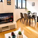 Centre 1-bed Near Q-park Parking - Location Apartmán *