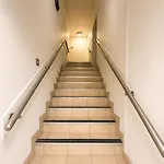 Centre 1-bed Near Q-park Parking - Location *