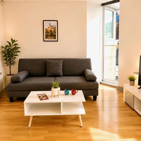 Daire Centre 1-bed Near Q-park Parking - Location *