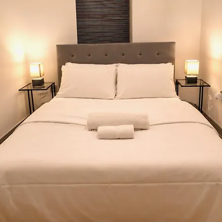 Centre 1-bed Near Q-park Parking - Location *