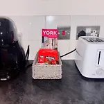 Centre 1-bed Near Q-park Parking - Location * York