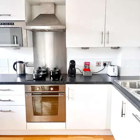 Centre 1-bed Near Q-park Parking - Location Lejlighed